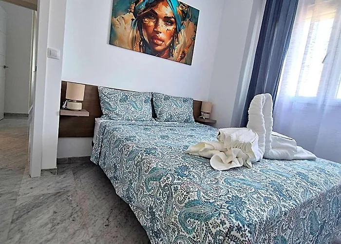 First Line Vip Tree Bedrooms With Spectacular View דירה