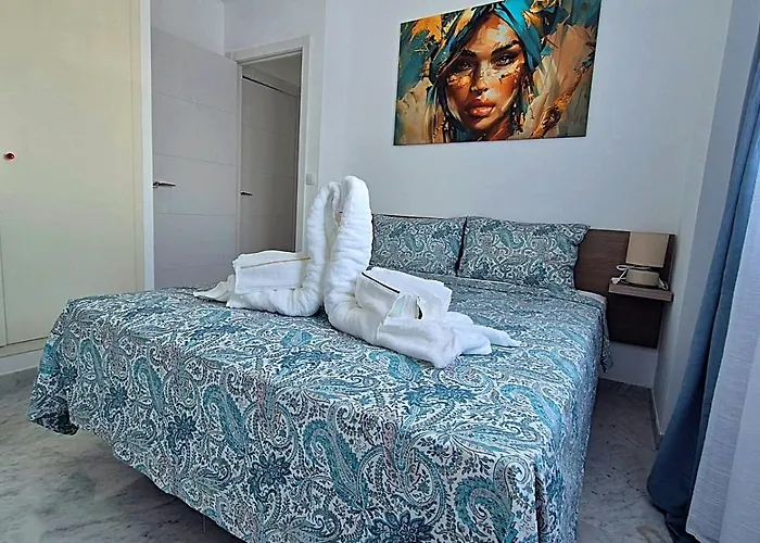 First Line Vip Tree Bedrooms With Spectacular View דירה