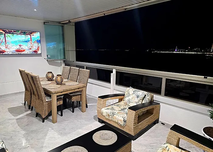 First Line Vip Tree Bedrooms With Spectacular View דירה *