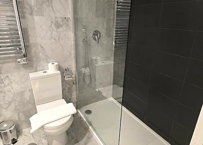 First Line Vip Tree Bedrooms With Spectacular View דירה