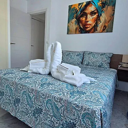 First Line Vip Tree Bedrooms With Spectacular View Lägenhet