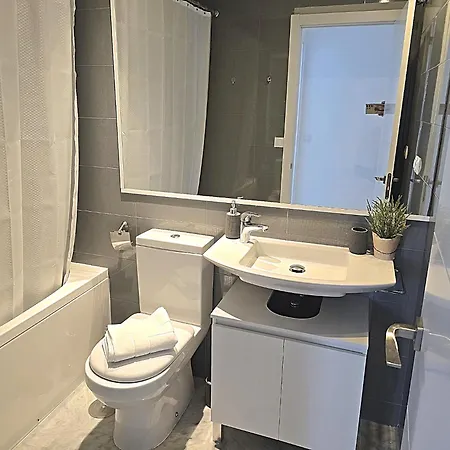 Lägenhet First Line Vip Tree Bedrooms With Spectacular View Benidorm