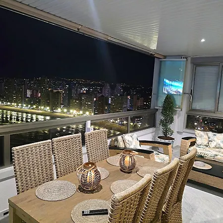 Lägenhet First Line Vip Tree Bedrooms With Spectacular View Benidorm
