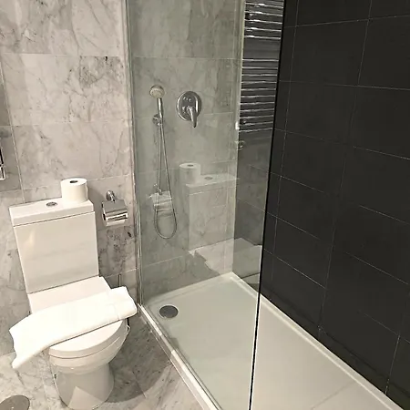 First Line Vip Tree Bedrooms With Spectacular View Lägenhet