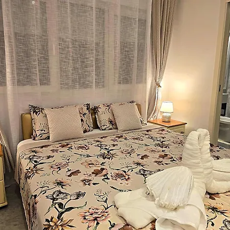 First Line Vip Tree Bedrooms With Spectacular View Μπένιντορμ