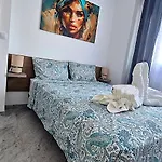 First Line Vip Tree Bedrooms With Spectacular View Appartement