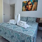 First Line Vip Tree Bedrooms With Spectacular View Appartement
