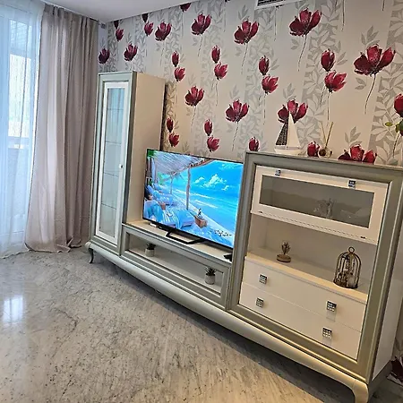 First Line Vip Tree Bedrooms With Spectacular View