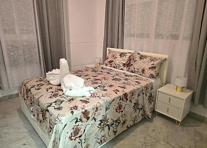 아파트 First Line Vip Tree Bedrooms With Spectacular View *